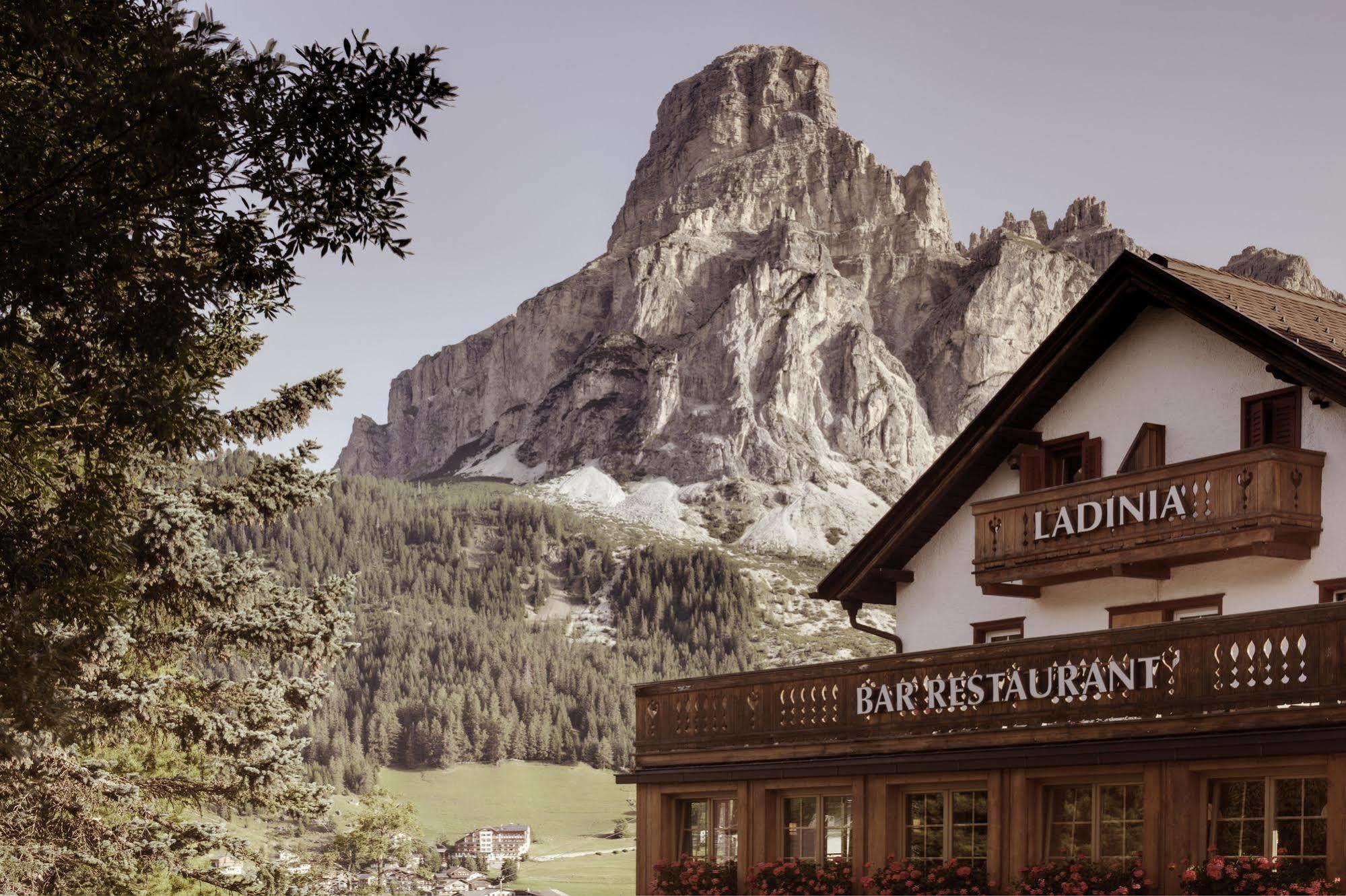 Berghotel Ladinia Corvara In Badia Exterior foto