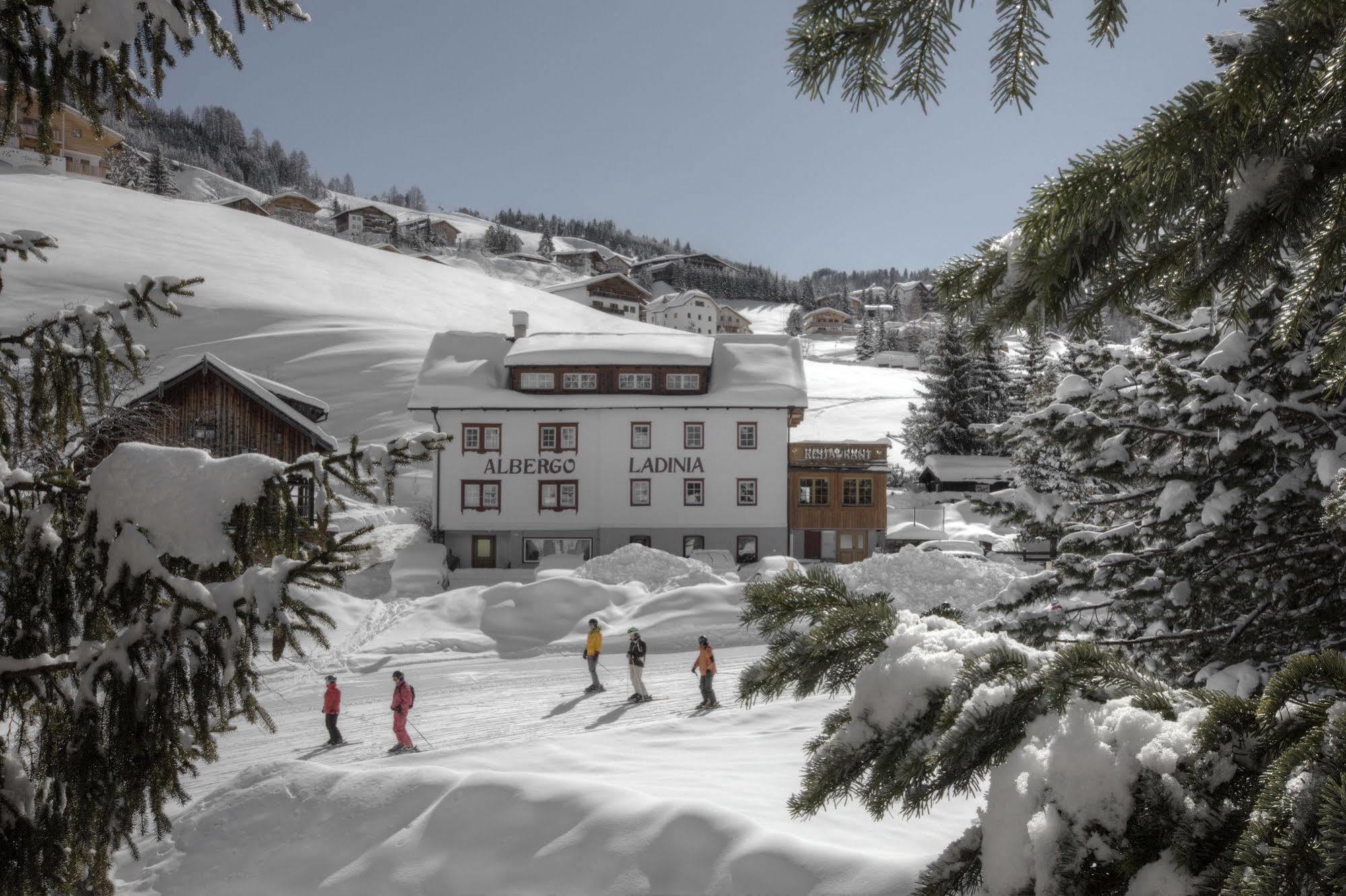 Berghotel Ladinia Corvara In Badia Exterior foto