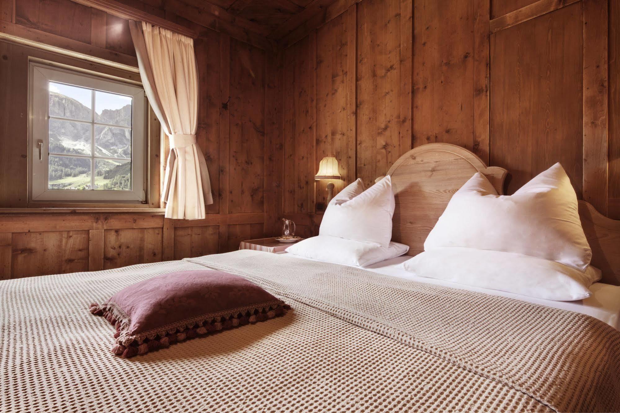 Berghotel Ladinia Corvara In Badia Exterior foto